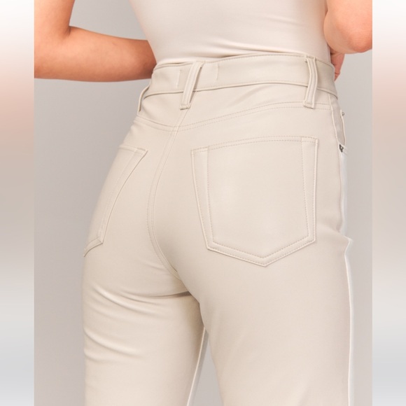 NWT | Abercrombie | Mixed Fabric Ultra High Rise 90s Slim Straight Jean | 33 - Picture 6 of 10